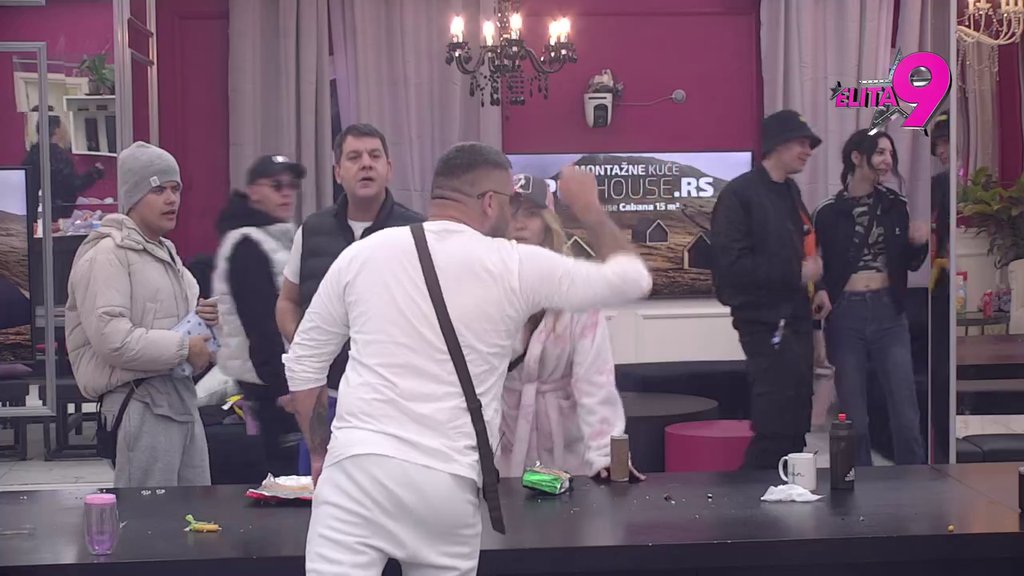 METEŽ U BELOJ KUĆI: Asmin i Ivan BRUTALNO zaratili! Svađom zatresli zidove Bele kuće! (VIDEO)