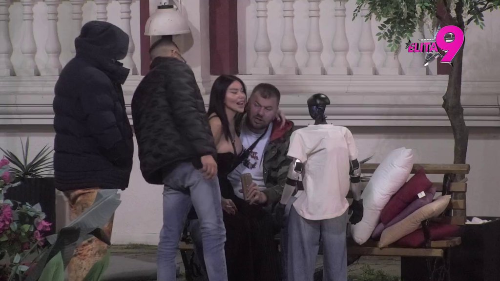 TVRDI PAZAR: Vanja stavila Janjušu do znanja da joj je potrebno još vremena kako bi ušli u ljubavnu vezu, on joj poručio: ĐAVOLE JEDAN... (VIDEO)