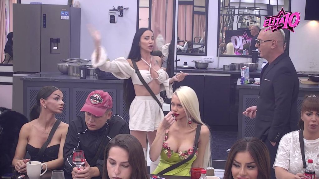 Očijukala sam sa njim, ali... Aneli pokušala da opravda osmehivanje Caru, otkrila da joj je falilo druženje sa njim dok je bila sa Đukićem: Vređala sam ga namerno jer... (VIDEO)
