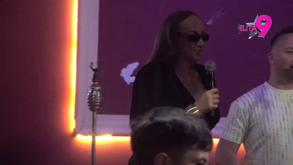 ŽURKA KAKVE NEMA NIGDE! Goga pozdravila seksi biznismene i seksi biznismenke, pa razgalila učesnike (VIDEO)