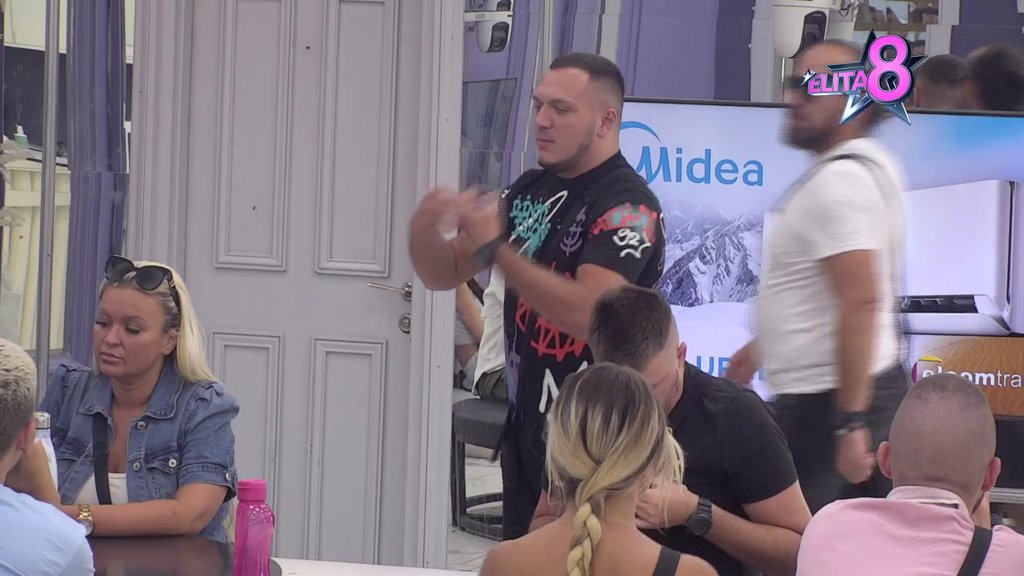 MISLIO SAM DA MAJKE NE UMIRU: Gastoz ispričao svoju životnu priču, izazvao muk u Beloj kući! (VIDEO)