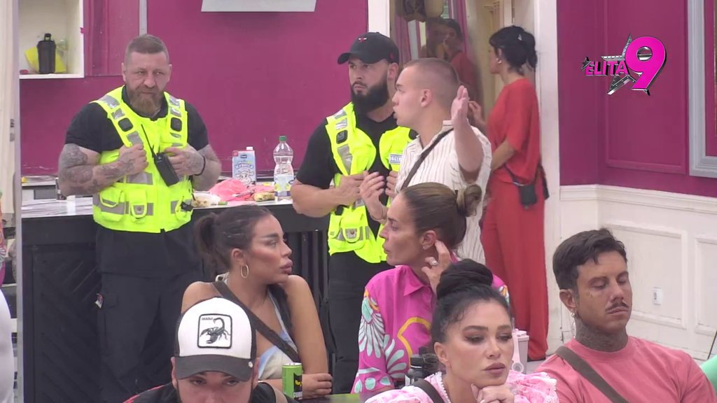 Od porodice Durdžić oglasila se samo Mevlida! Šok u Beloj kući, Asmin van sebe nakon dirljivih reči njegove majke: Ovo je fejk, nije iskrena! (VIDEO)
