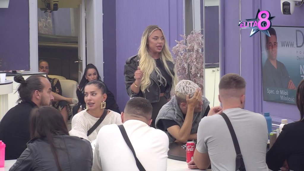 Anđela ostala kao list na vetru: Okrenuo joj leđa poslednji prijatelj, pa zauzeo potpuno Sofijinu stranu! (VIDEO)