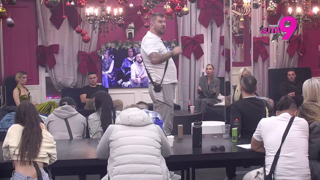 Posle svega legneš u krevet s njim, a ja treba da ga pljujem?! Janjuša Aneli umalo izvela iz takta, on se obratio Grofici: Moja bivša tašta?! Ljubim (VIDEO)