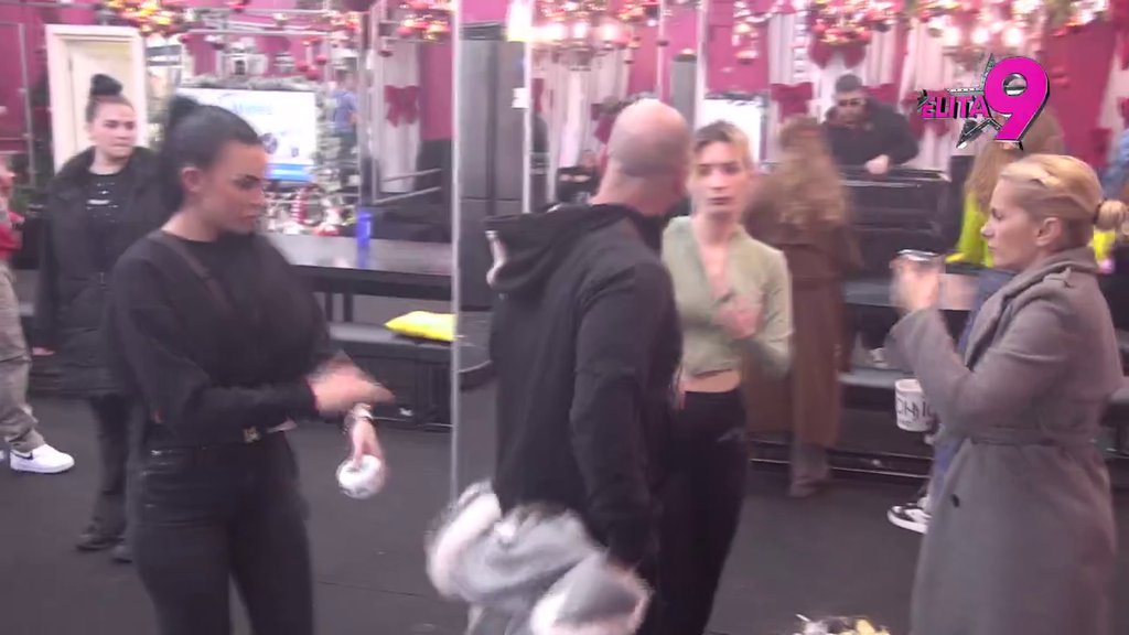 ODE KAČKET! Sunčica zalila Luku jogurtom po glavi, on pobesneo, SVAĐA TRESE BELU KUĆU! (VIDEO)