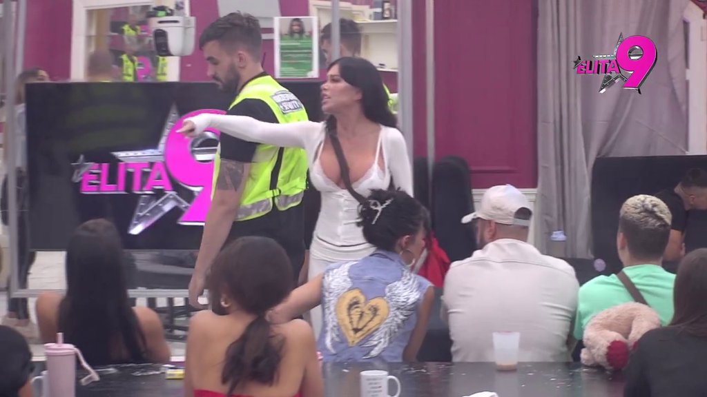 Haos epskih razmera! Aneli i Stanija ponovo zaratile zbog Asmina: Plakao je jer je video njenih šest polnih organa! (VIDEO)