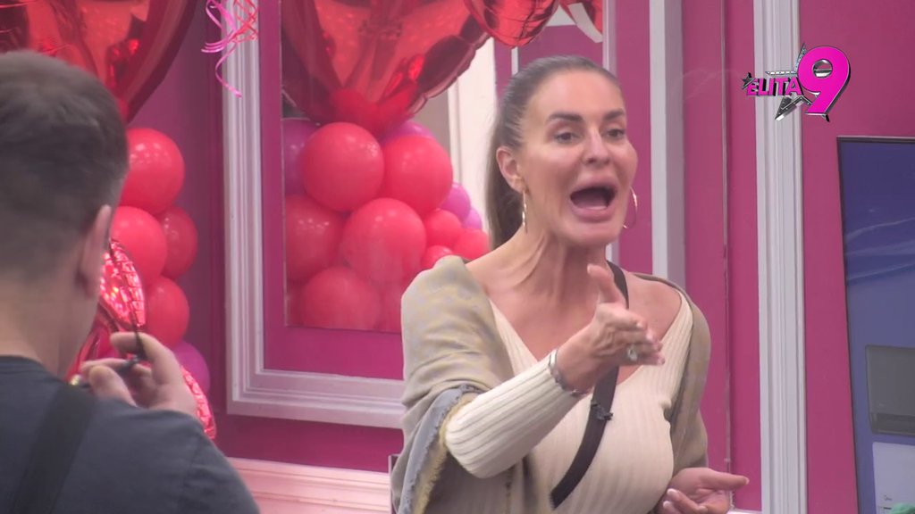 Šok nad šokovima: Kačavenda ostala bez svih prijatelja i postala kuvarica Ivana Marinkovića! Sve uvrede pale u vodu (VIDEO)