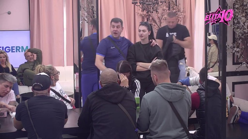 Rekao mi je da legnem, onda je ušla Laura, nismo stigli... Kristina Jelkić otkrila da li ju je Car REHABILITOVAO (VIDEO)