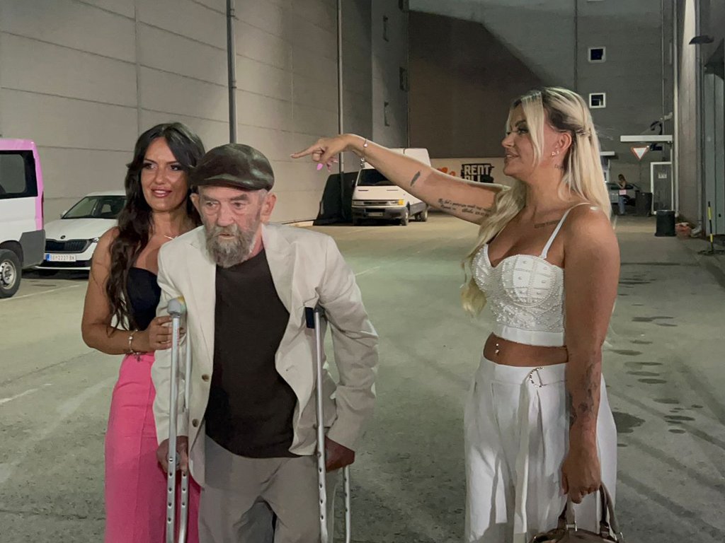 MATORIN OTAC NA ŠTAKAMA DOŠAO NA SUPERFINALE ELITE 8! Uz njega je sve vreme ova bivša učesnica rijalitija, Tomićeva će joj biti zahvalna (FOTO+VIDEO)