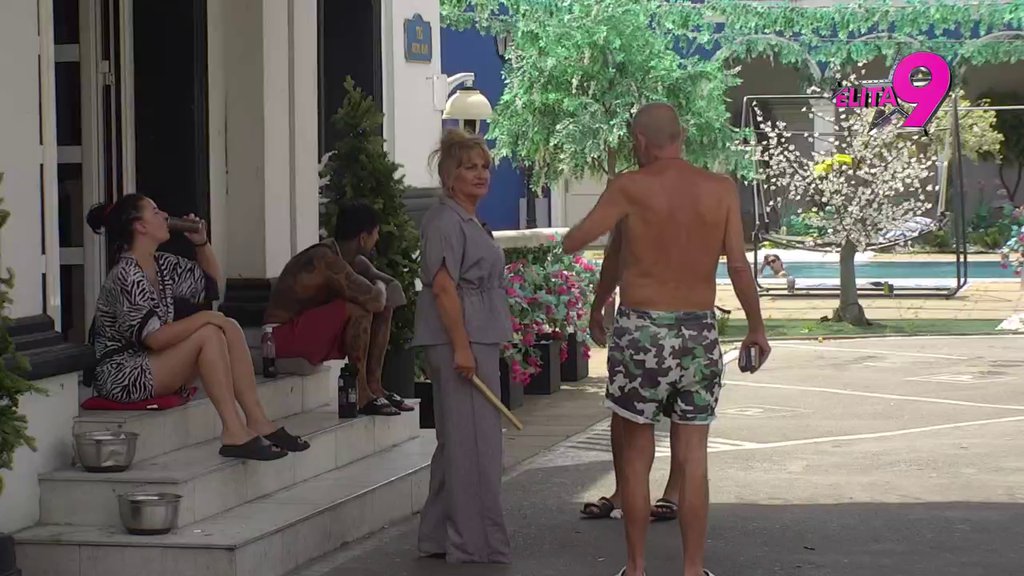 Najviše si nagazio mog BIVŠEG ZETA! Goca Džehverović pratila Mićinu i Anđelovu svađu, evo šta kaže na sve! (VIDEO)