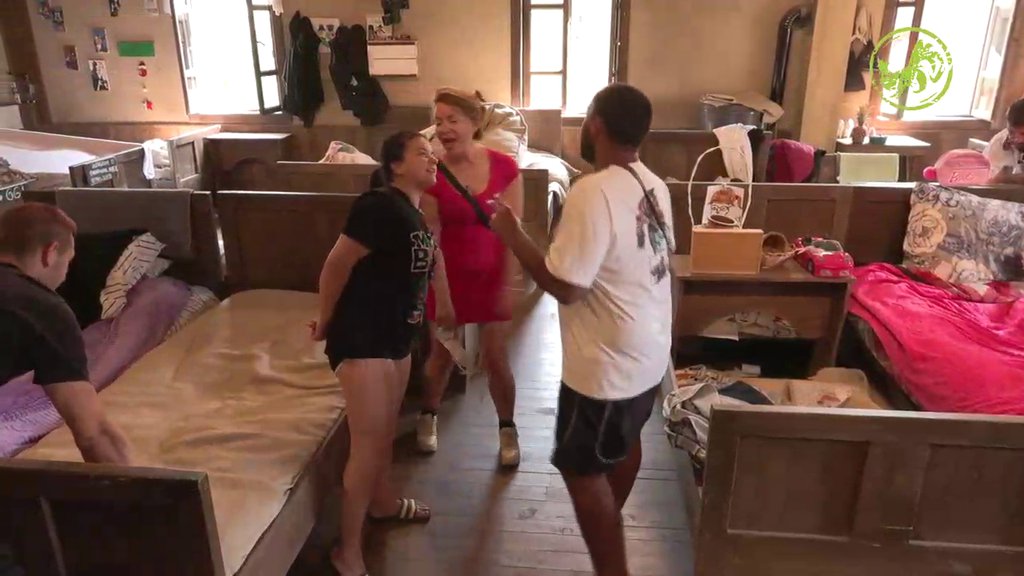 PALE NIKADA GNUSNIJE REČI! Aleksandra Babejić PLJUNULA Snežu, Peca skočio da je zaštiti - Obezbeđenje HITNO reagovalo (VIDEO)