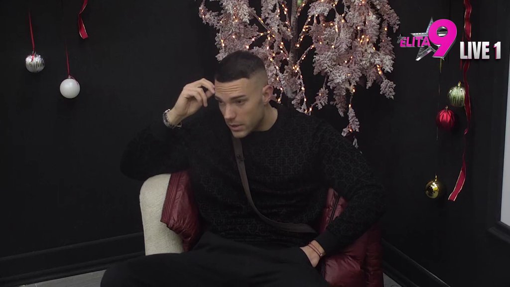 Promiskuitetna devojka, šta drugo da kažem? Anđelo razvezao jezik i nikad žešće raspalio rafalnu paljbu po Aniti, ovim prozivkama je unakazio! (VIDEO)