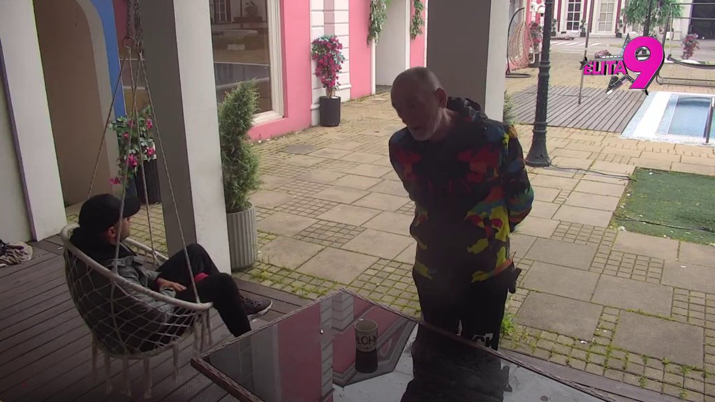 Puklo prijateljstvo posle devet godina? Lepi Mića i Anđelo u žestokom okršaju zbog Jakšićke, sve se trese: Ona je ološ, a ti si džukela (VIDEO)