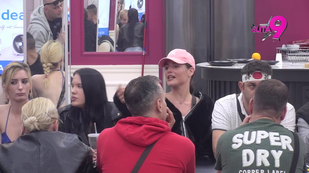 KONZUMIRAĆEMO SE PO POTREBI: Vanja puca od ponosa što je završila sa Filipom u krevetu, Sara je proglasila UTORAK devojkom (VIDEO)