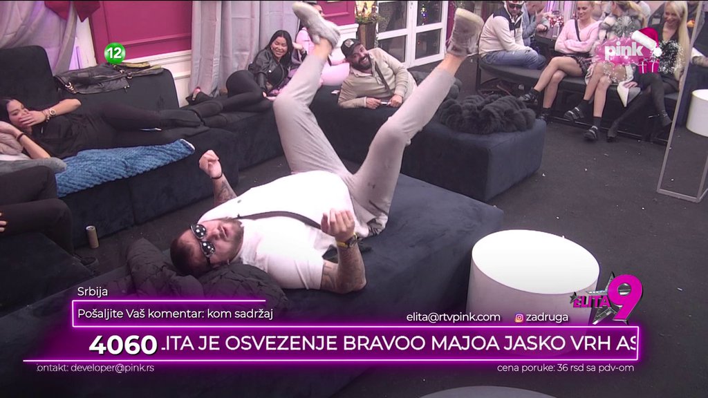 Treća poza je bila pravljenje bebe: Janjuš nasmejao sve do suza imitacijom intimnih odnosa Anite i Luke, njegovom ponižavanju nikad kraja (VIDEO)