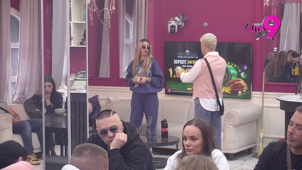 BEZ DLAKE NA JEZIKU! Uroš nije štedeo na rečima, očitao Aneli lekciju: Ideš od muškarca do muškarca, plivaš po mulju (VIDEO)