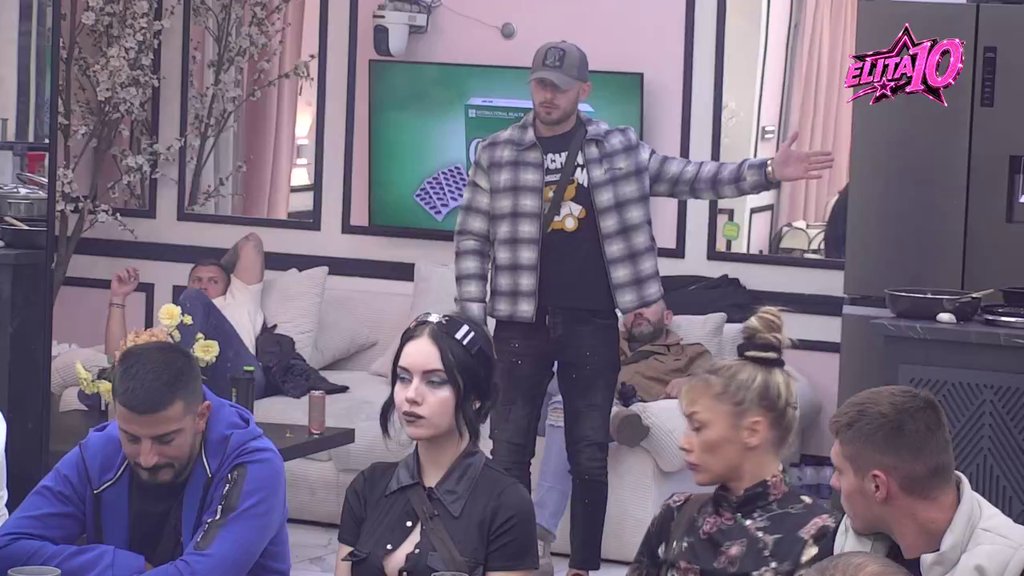 Ukućanima pala vilica! Čuli da se Marko zahvaljivao Urošu što je uz Sanju, pa ga stavili na STUB SRAMA (VIDEO)