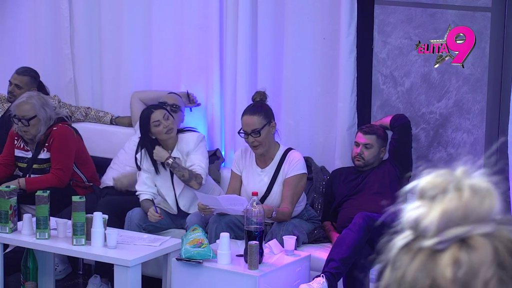 Dragana menja boje kao semafor: Matora bez dlake na jeziku podelila ocene, nećete verovati koliko poena je dobio Anđelo! (VIDEO)