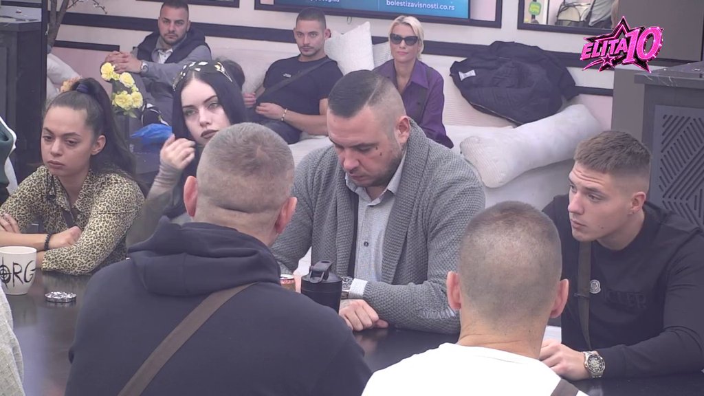 Haos: Aneli izgorela od ljubomore zbog Anđele i Cara, napravila scenu usred programa! (VIDEO)