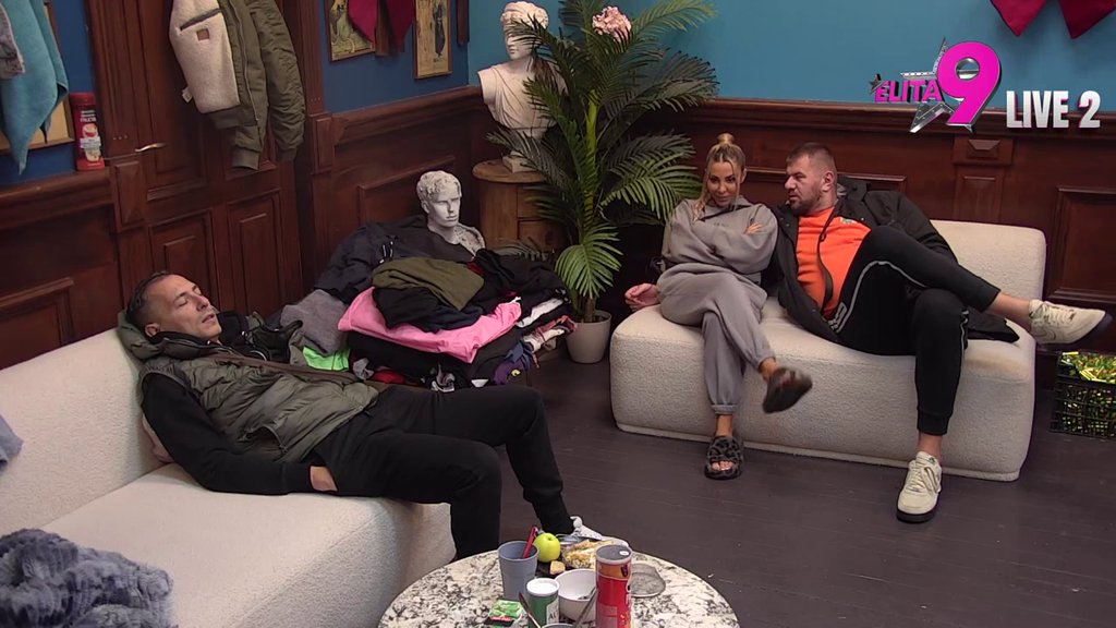 Pljušte provokacije: Aneli iskoristila priliku da potkači Janjuša i Kačavendu, on joj u svom stilu uzvratio (VIDEO)