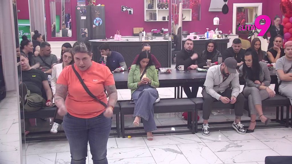 Dočekala svojih pet minuta: Kačavenda izrešetala Anđela kao nikad do sad, gazi ga svim silama! (VIDEO)