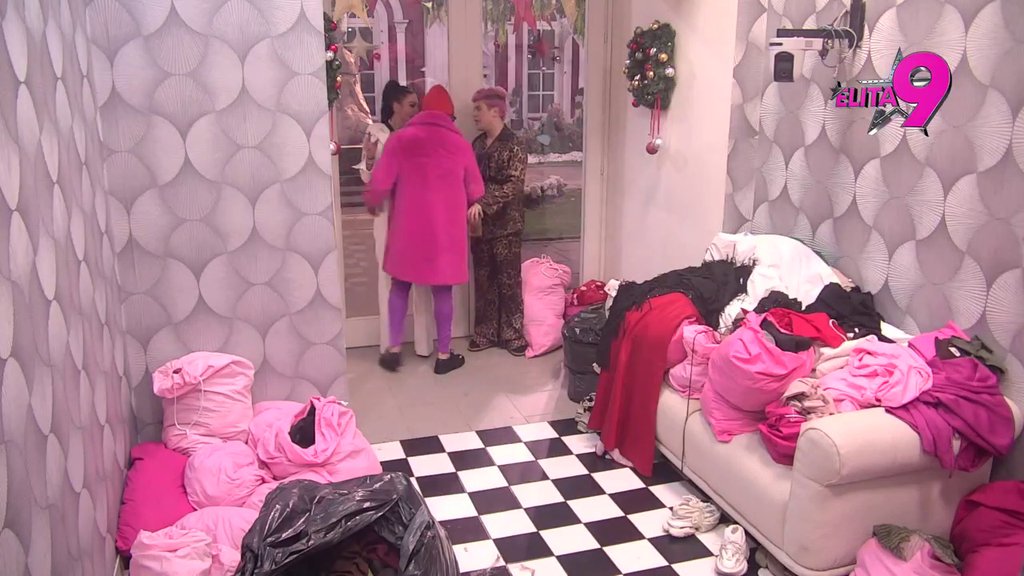 Ne može da joj odoli: Đukić spopada Maju kao lud, Uroš ga turira da ozvaniči vezu! (VIDEO)