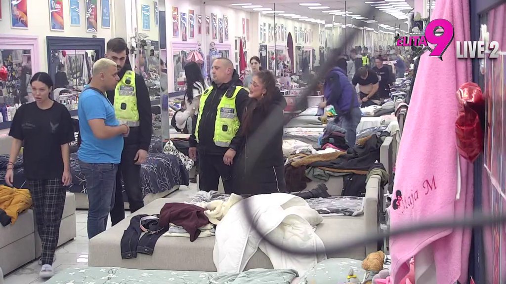 OBEZBEĐENJE IMA PUNE RUKE POSLA! Anastasija pljunula Boru, karambol u cik zore (VIDEO)