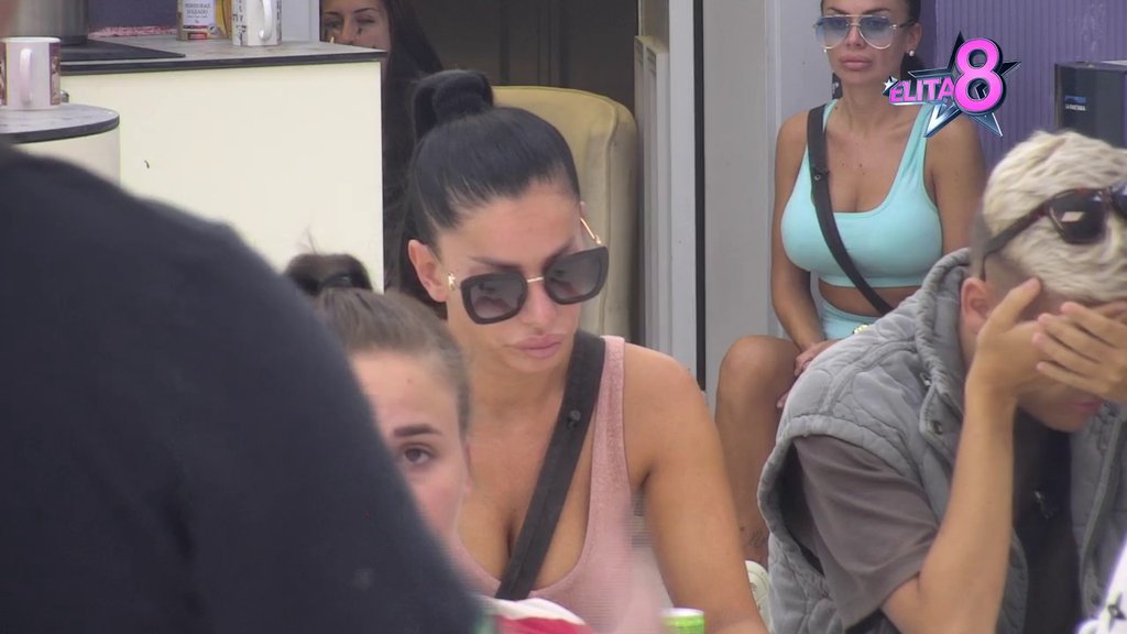 BIĆE JOŠ GORE! Ivan istakao da će Aleksandra tek patiti zbog Milovana, ona pokušala da se opere od razgovora sa njim, pa mu odbrusila: MOJ IZBOR, MOJA STVAR! (VIDEO)