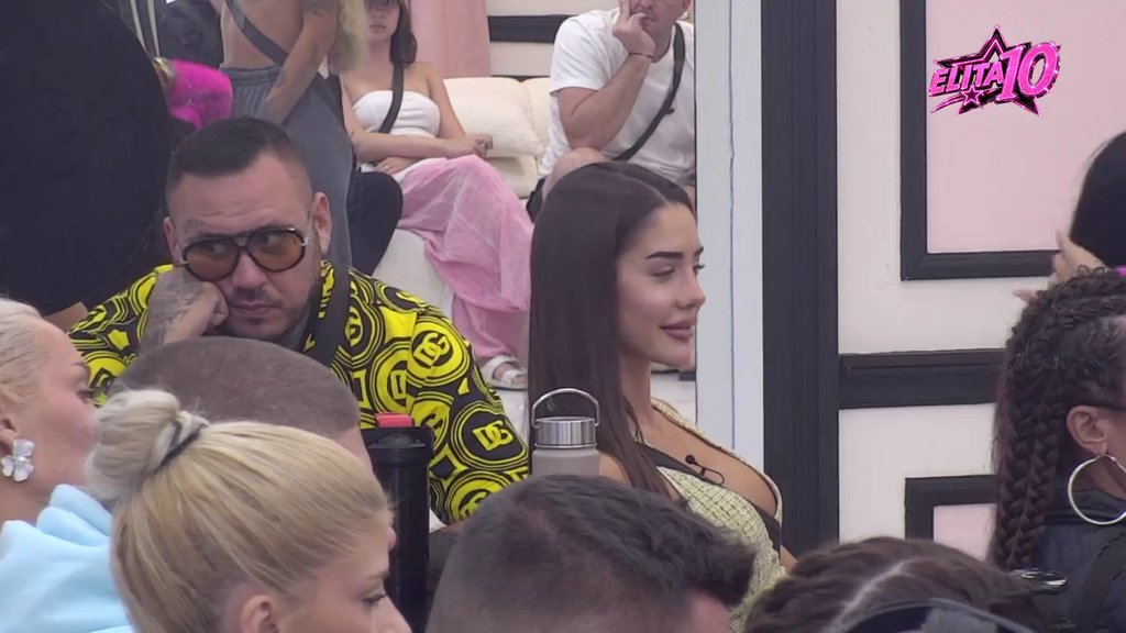 Doživela pomračenje: Aneli bljuje vatru na sav glas, unakazila Anđelu, Cara i Janjuša (VIDEO)