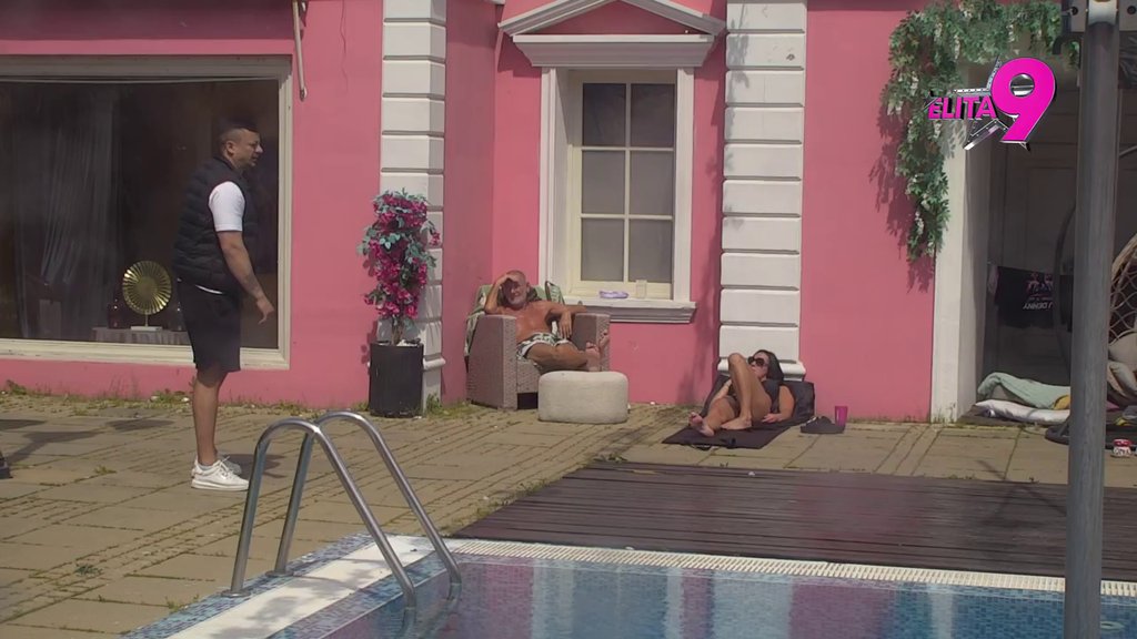 BESAN KAO PAS! Terza išutirao obuću u garderoberu kad je čuo da je Sofija novi vođa! Haos sledi! (VIDEO)