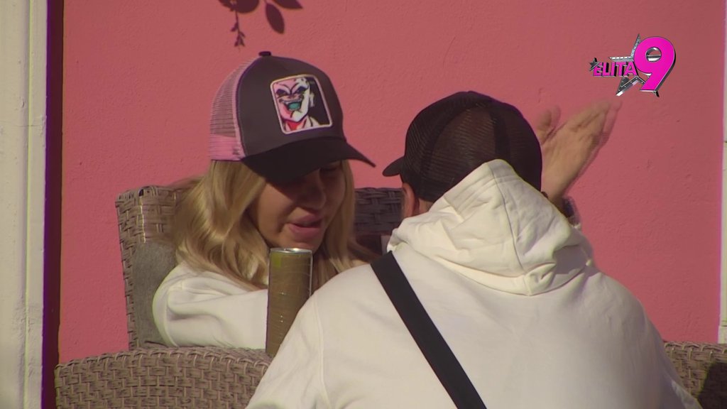 PRISTALA NA KECA! Luka prišao Aneli, pa je pitao za uslugu, ona odmah skočila! (VIDEO)