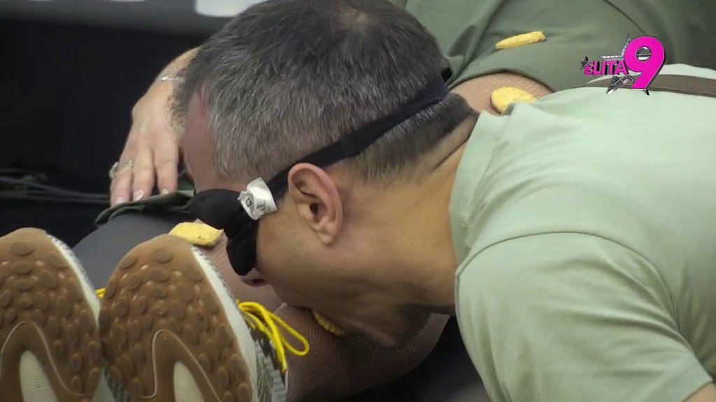 Miki oblizao Kačavendu od glave do pete: Izgubio se u njenim bujnim grudima, ona od uzbuđenja hoće da svisne! (VIDEO)