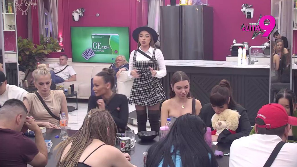 Ne bih ga poželela ni za komšiju: Sofija britkim jezikom Bebicu zakucala za dno, takmičari mu se sve više rugaju! (VIDEO)