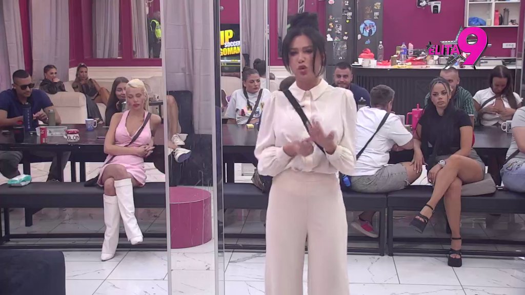 Sestra joj radi o glavi: Stanija se naoštrila kao nikad do sad, bez pardona oplela po Siti Ahmić, pa udarila na Aneli! (VIDEO)