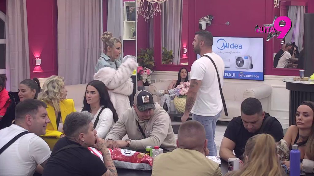 DOBIO AMNEZIJU: Luka se ne seća da je vređao Aneli kod mame Biljane, na sve načine pokušava da se opere (VDEO)