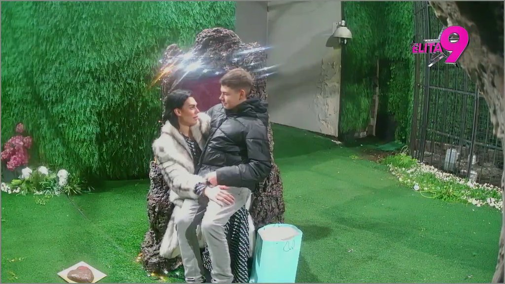 Nikad emotivniji susret! Mina poletela bratu u zagrljaj, on odmah otkrio: Terza mi je top, obožavam ga (VIDEO)