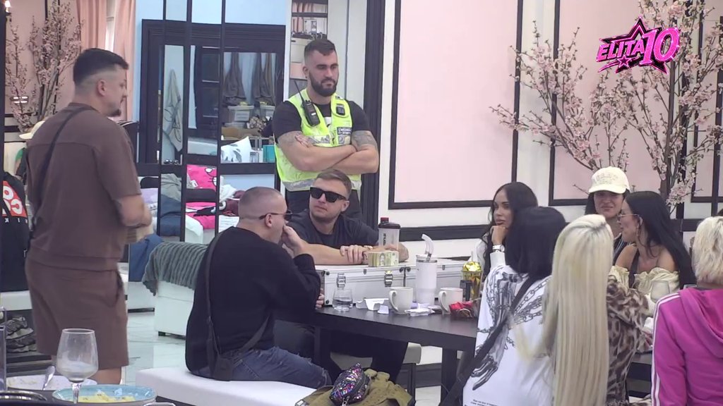 Svi znamo koliko si žena obrnuo: Terza nikad više nahvalio Karića, pa ga počastio velikim budžetom! (VIDEO)
