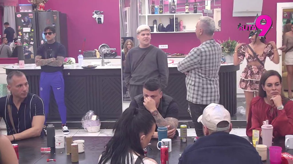 Izazvao zemljotres u Beloj kući: Uroš poslao ljute rivalke u izolaciju, one zaratile na prvoj rečenici (VIDEO)