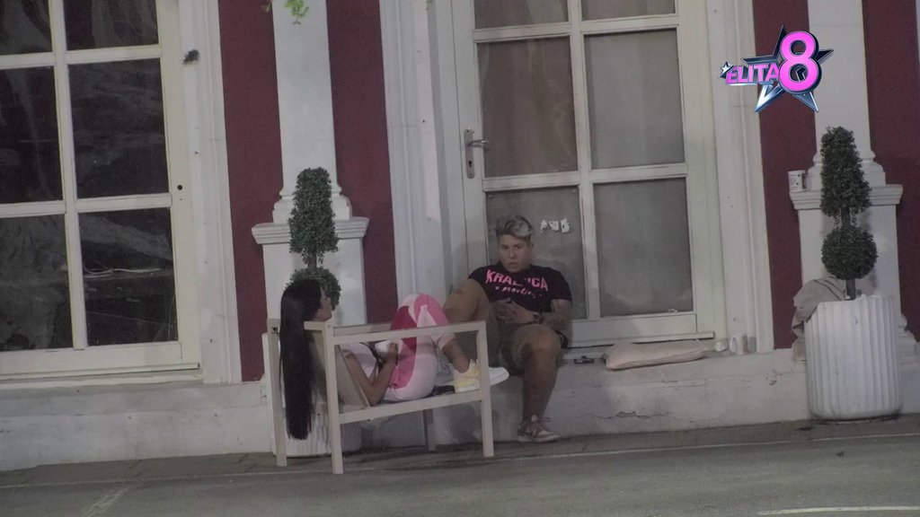 Njegov ćale je bolestan, plašila bih se Boga: Matora koristi svaku priliku da ogovara Munjeza, žestoko udarila na njegovu porodicu! (VIDEO)