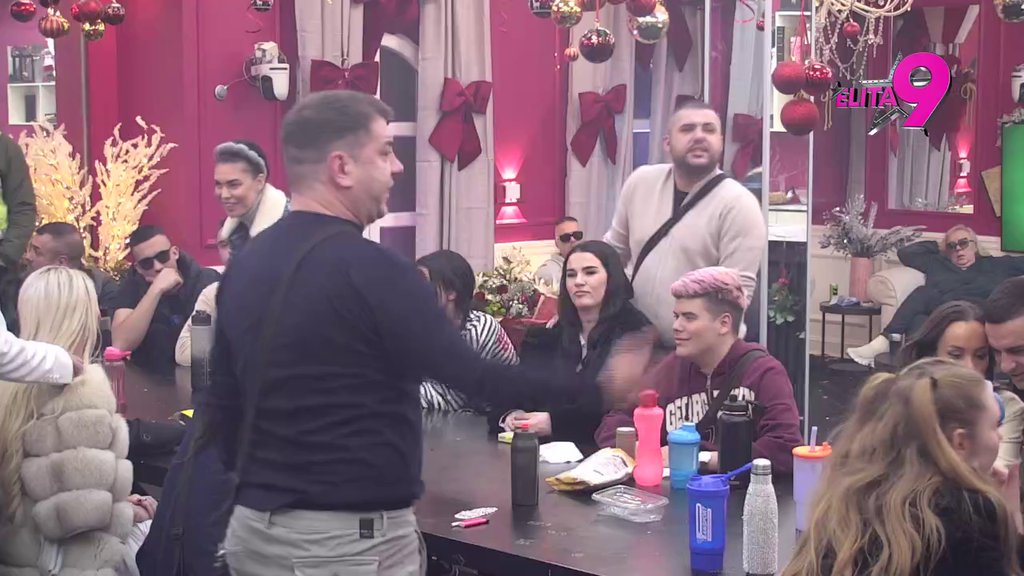 Crni sto na nogama za sam kraj! Mina progovorila o drami sa Viktorom zbog Dušice, Asmin napao Ivana: Pokazuješ da si ljubomoran na mene zbog Aneli (VIDEO)