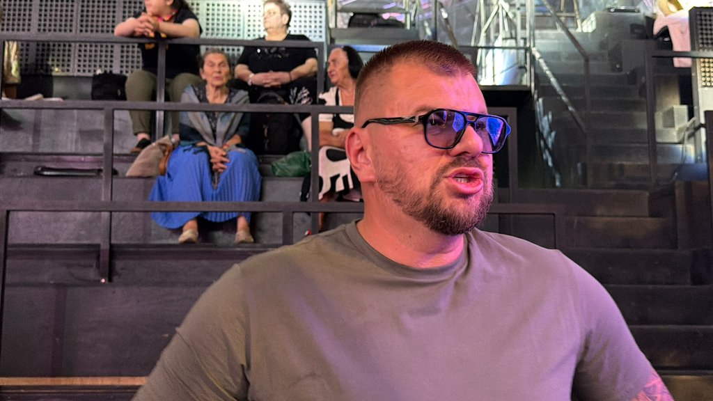 Ovo je atakt na moj mozak: Janjuš za Pink.rs progovorio o svom odnosu sa Vanjom, pa otkrio šta misli o Uroševoj promeni pola! (VIDEO)