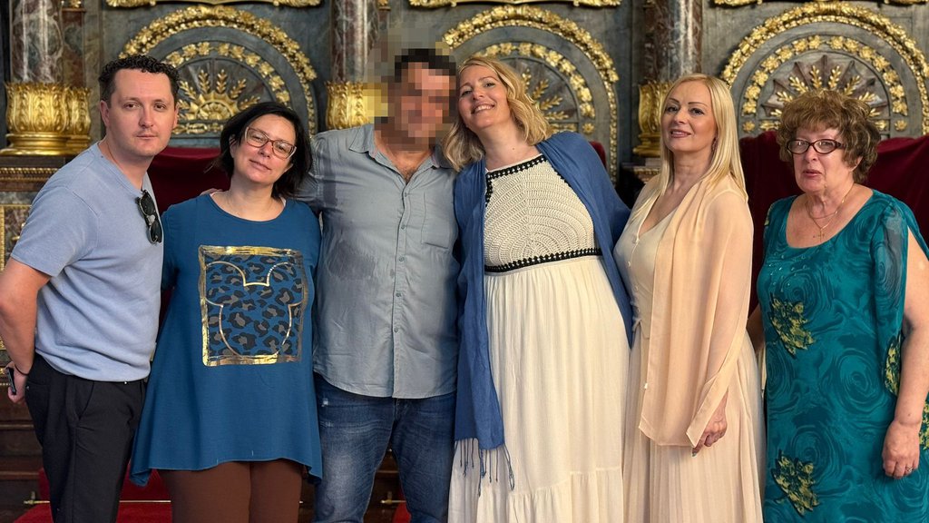 JELENA GOLUBOVIĆ SE RAZVODI NAKON GODINU DANA BRAKA?! Otkrila detalje agonije: Držali su me u zatočeništvu, a onda izbacili iz kuće...