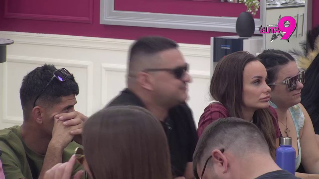 DRTINO MATORA: Bebica osolio po Mići zbog kupovine mira sa Kačavendom, on repetirao vređalicu: SEPTIČKA JAMO PREPUNA FEKALIJA! (VIDEO)