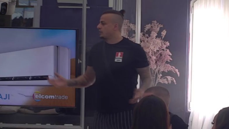 Sofija Janićijević ponovo udarila na Milicu: Pronašla taktiku i namazano je podbola, Anđela zaurlala iz petnih žila! (VIDEO)