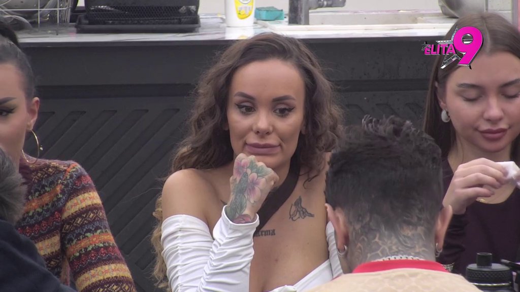 Totalno mu pomutila razum: Alibaba otkrio da Đukić uopšte ne otkida na Teodoru, pa priznao da ga kopka što njoj ne može da uđe u mozak! (VIDEO)