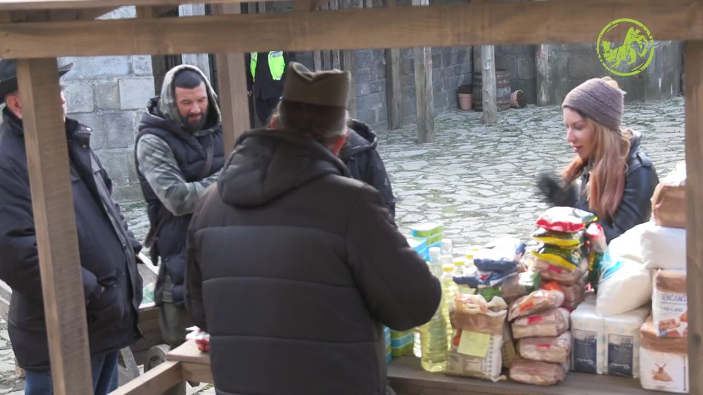 Žestoka borba na pijaci! Farmeri došli praznih ruku, pa Lakić obećao STO SKLEKOVA, evo da li je uspeo (VIDEO)