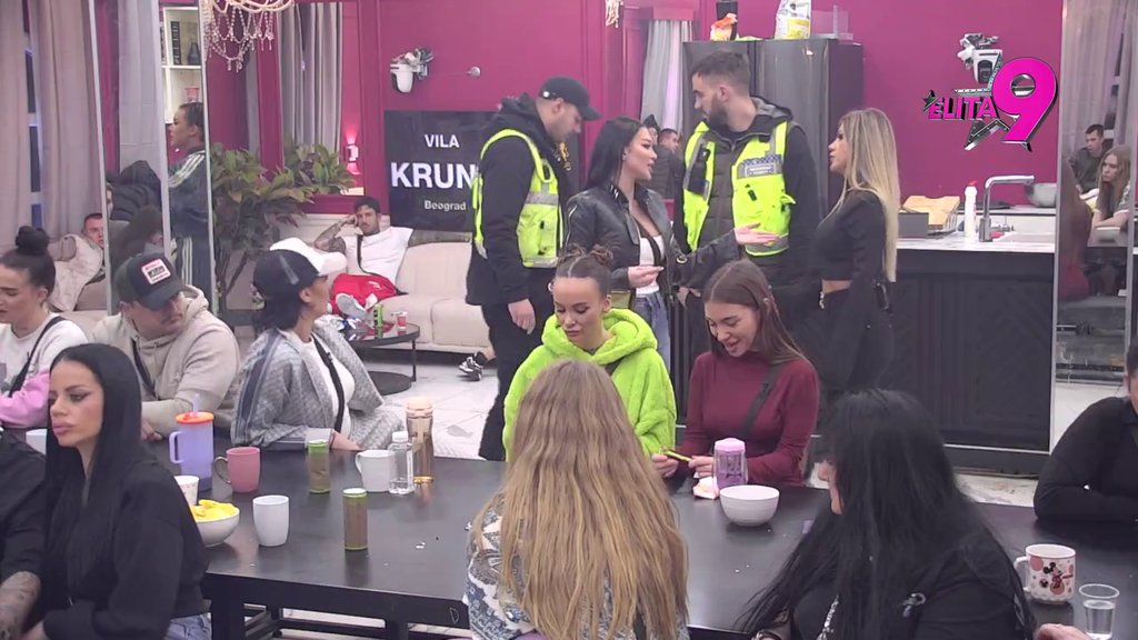 SUDAR TITANA! Maja i Anita oči u oči: Marinkovićeva bez zadrške udarila na Anitinu drugaricu, Asmin izneo svoja saznanja (VIDEO)