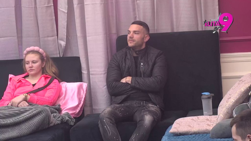 Brutalno uništenje Teodore Delić: Ivan repetirao vređalicu i unakazio je, ona ne zna gde udara! (VIDEO)