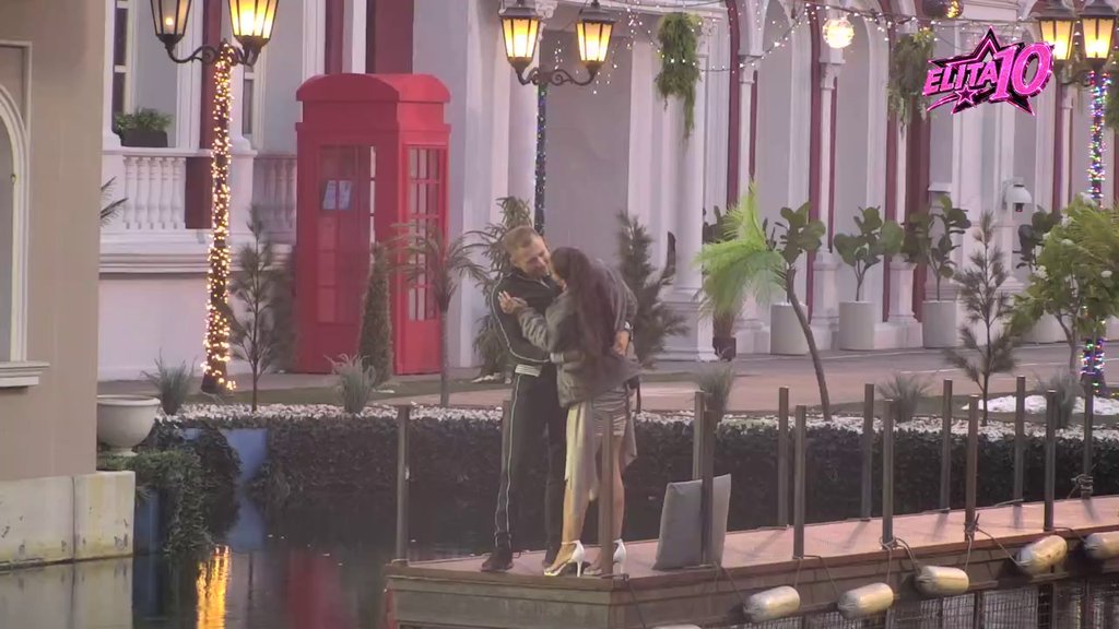 SVE PRŠTI OD STRASTI! Mahir se dao u osvajanje Slađane, ona se prepustila flertu: Imao bi šansu kod mene  (VIDEO)