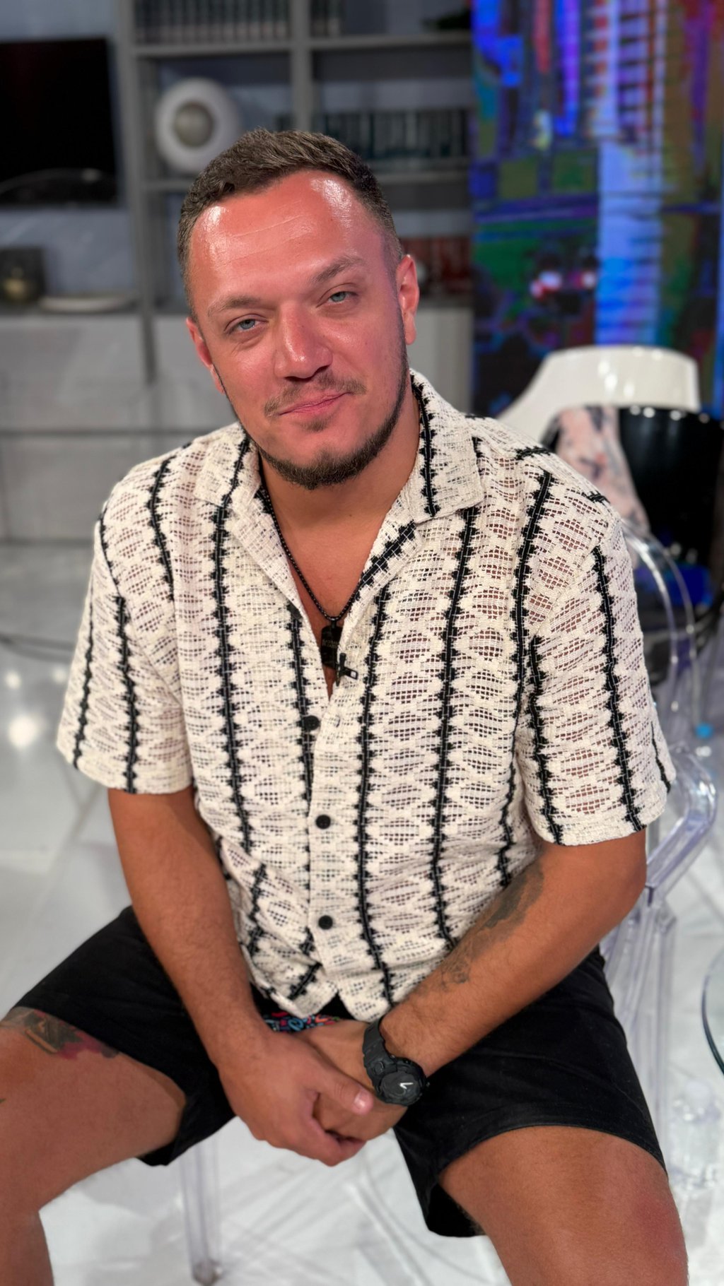Ovo se ne propušta: U Narod pita večeras stižu Gastoz i Luka Vujović, spremni da progovore o svojim ljubavnim vezama, ali i da opletu po bivšim cimerima